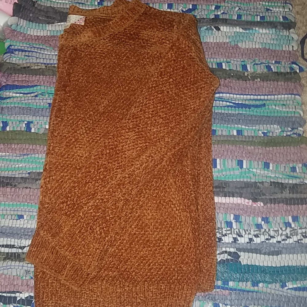 Sweater - Picture 3 of 3